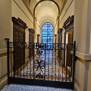 https://modern-apartment-in-milan.it-lombardy.com